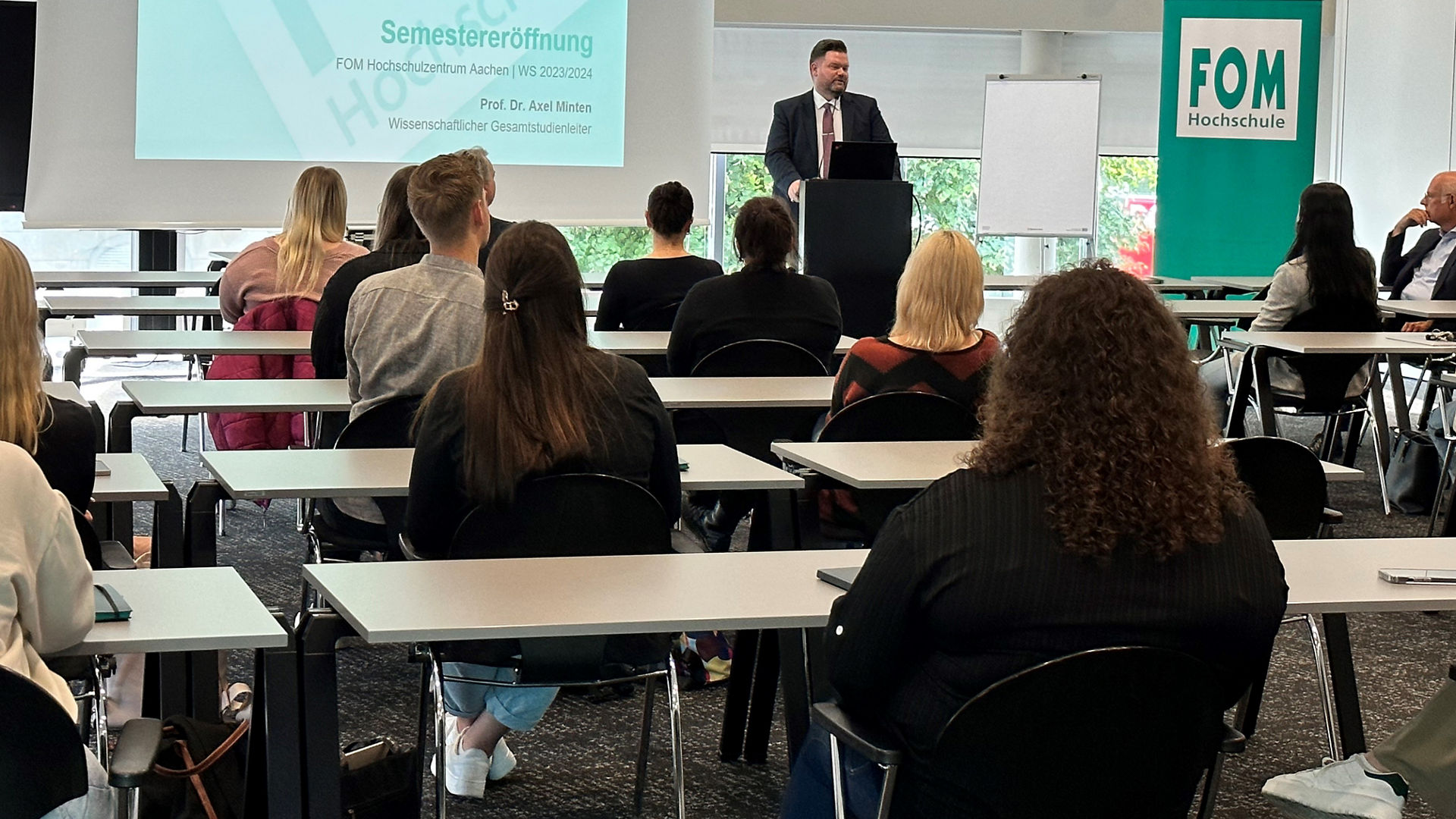 Gruppenbild der Studierenden bei der Semestereröffnung WS 2023 in Aachen 