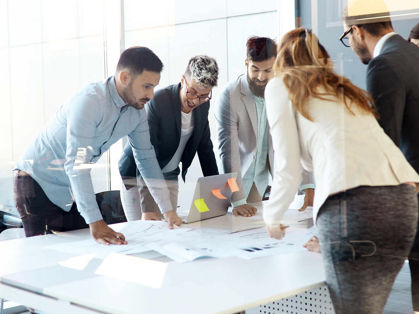 Enterpreneurs and business people conference in modern meeting room