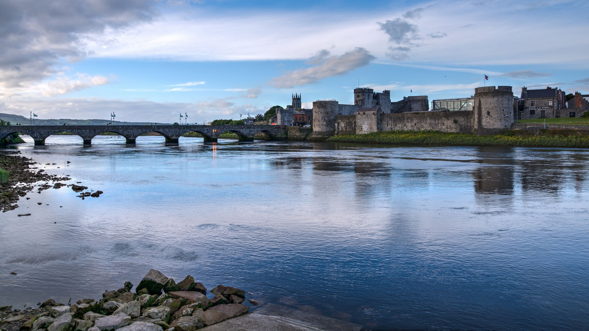 King John's Castle and Thomond Bridge in Limerick