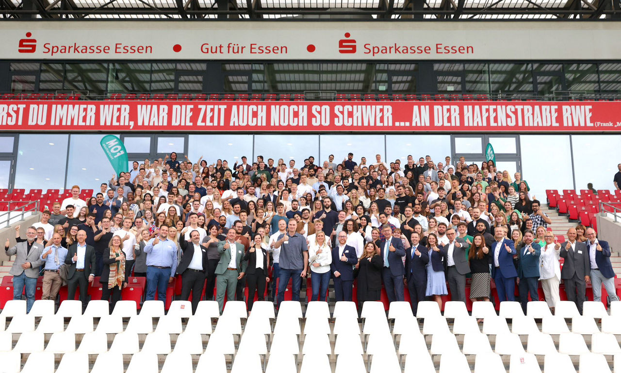 Gruppenbild der Studierenden bei der Semestereröffnung WS 2023 in Essen