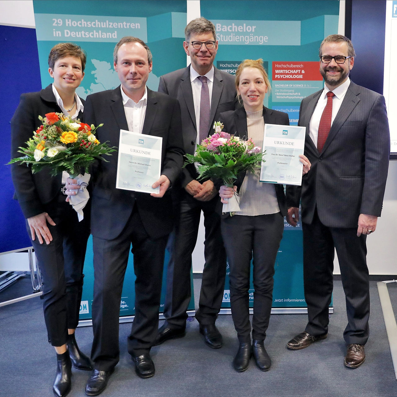 V.l.n.r.: Prof. Dr. Cathrin Stammen-Hegener, wissenschaftliche Gesamtstudienleiterin der FOM in Hagen, Prof. Dr. Michael Mania, Rektor Prof. Dr. Burghard Hermeier, Prof. Dr. Nora Tabea Walter und Prof. Dr. phil. Dr. rer. pol. Peter Kürble, wissenschaftlicher Gesamtstudienleiter der FOM in Duisburg.