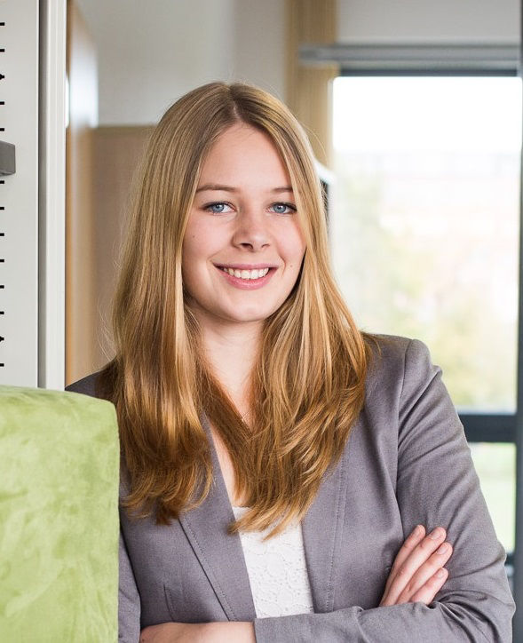 FOM Absolventin Johanna Marheineke belegt mit ihrer Masterarbeit den dritten Platz beim gfo Student Award 2021.