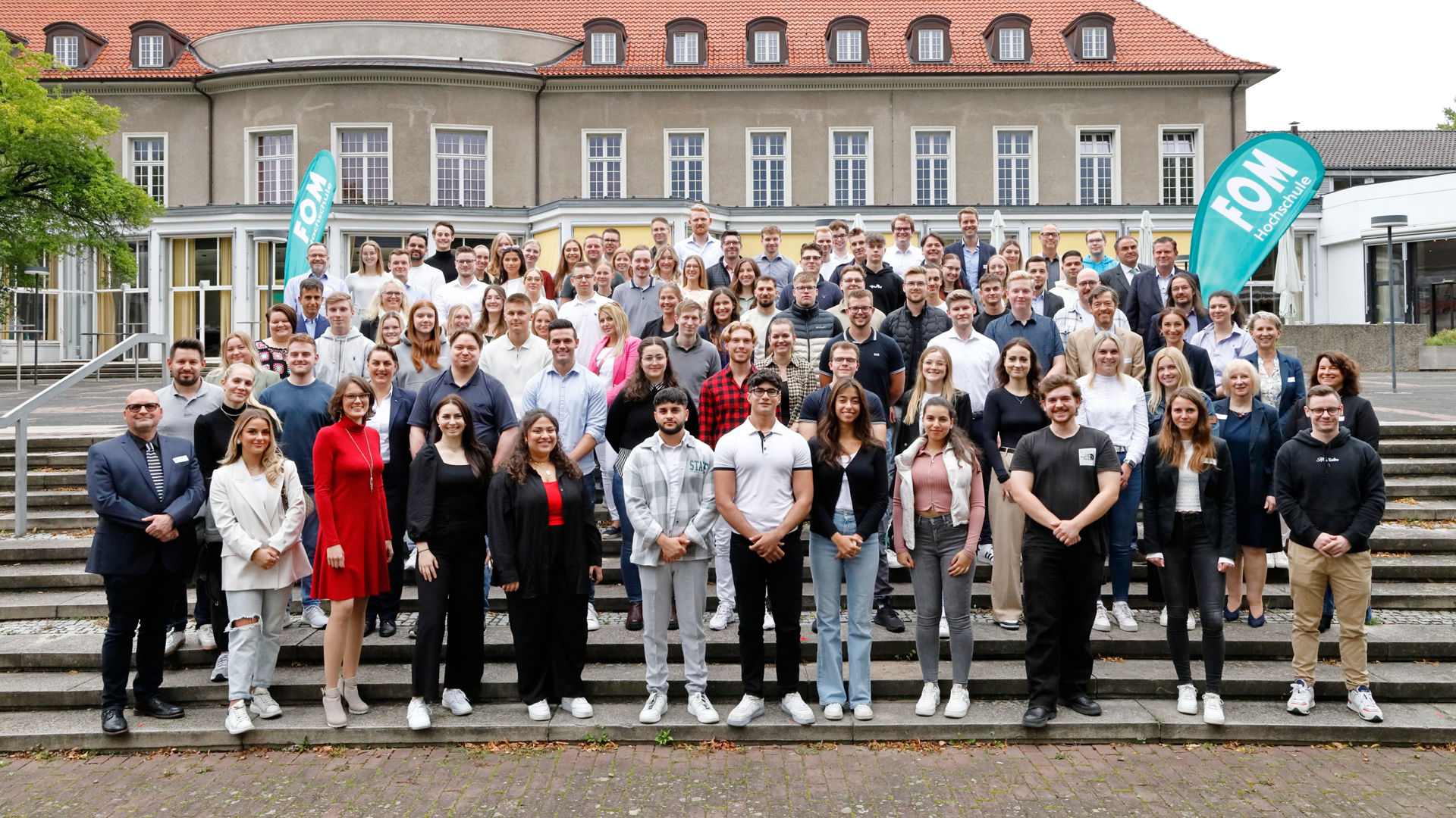 Gruppenbild der Studierenden bei der Semestereröffnung WS 2023 in Hannover