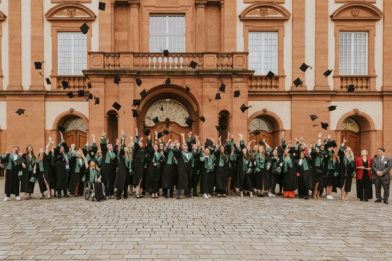 Mannheim- Hütewurf der Bachelor-Absolventen in Mannheim. 