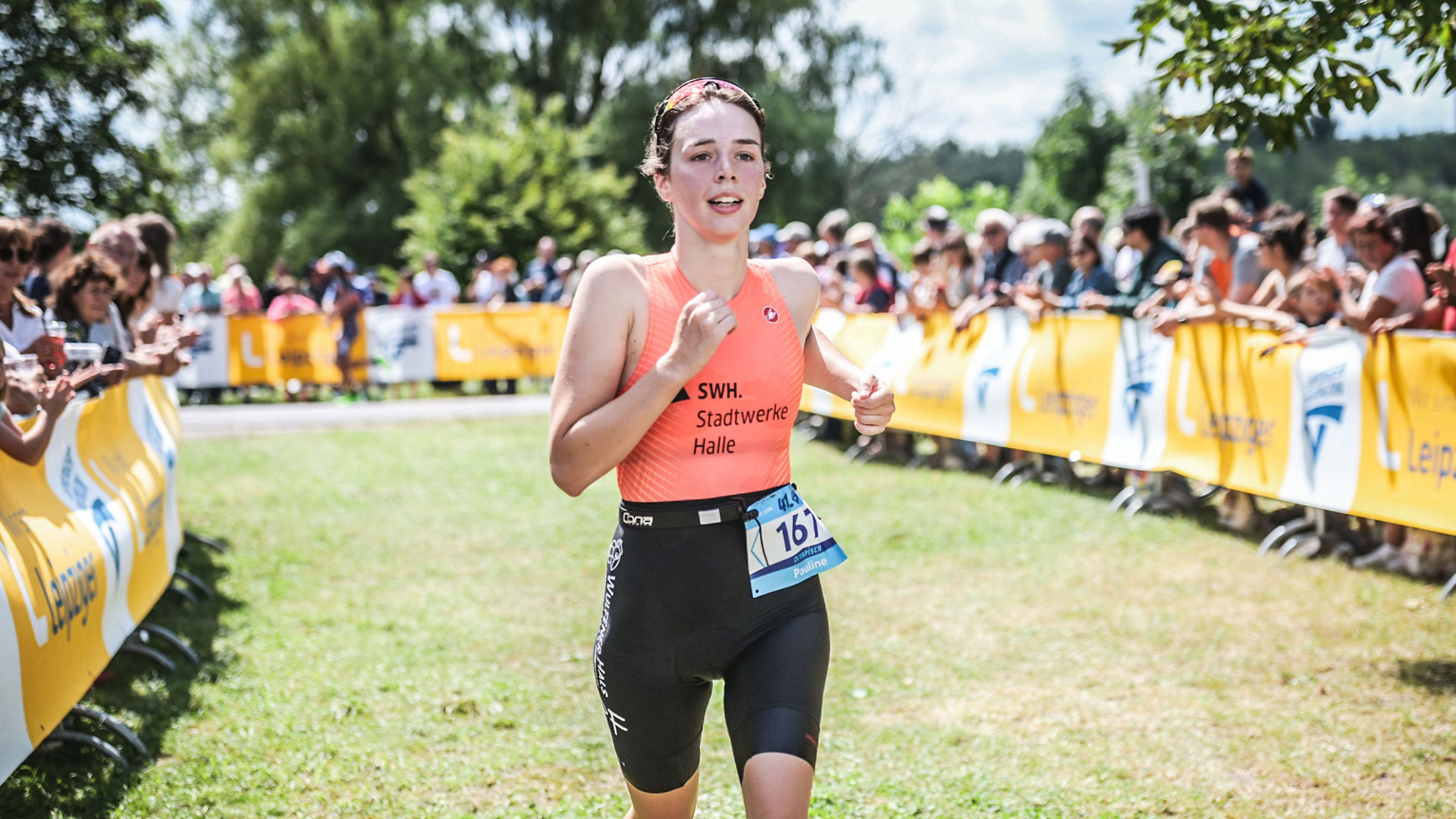 Pauline Feußner bei einem Triathlon